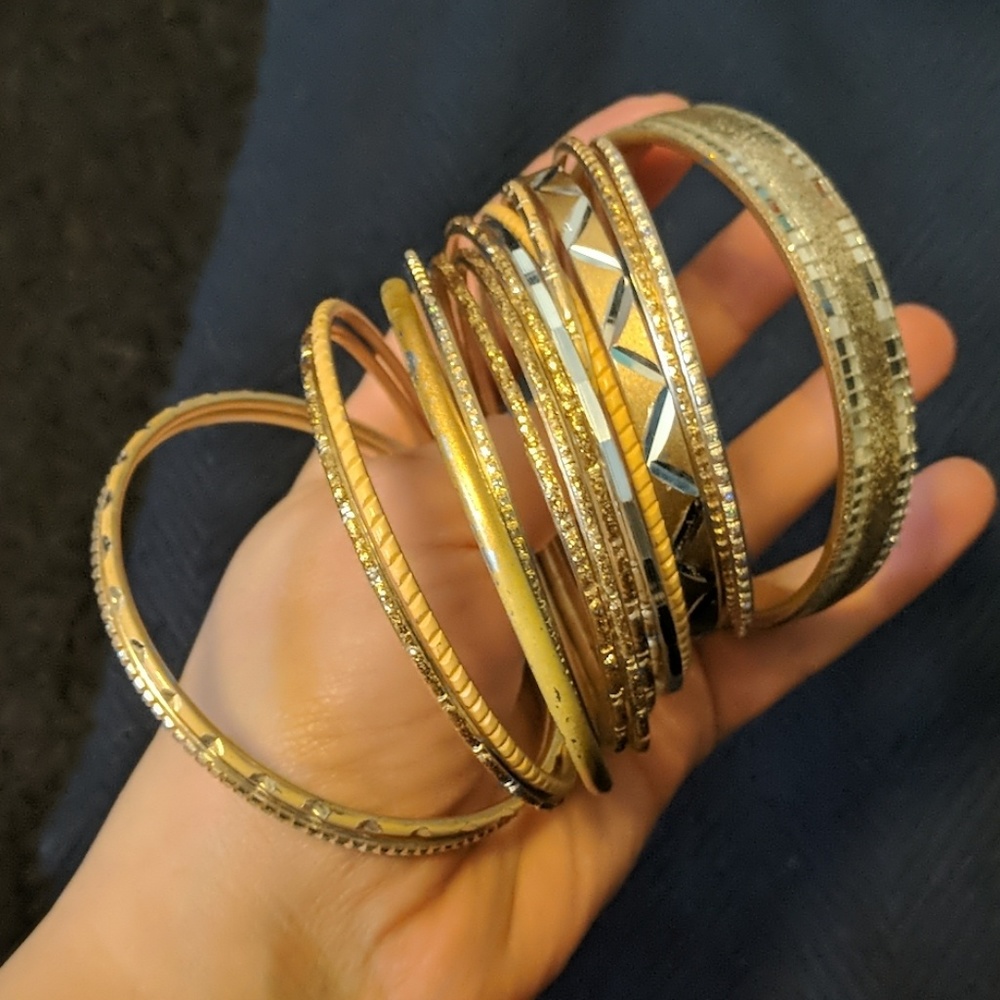 ✨ 5 for $25 ✨ golden bracelet / bangle set - Picture 3 of 5